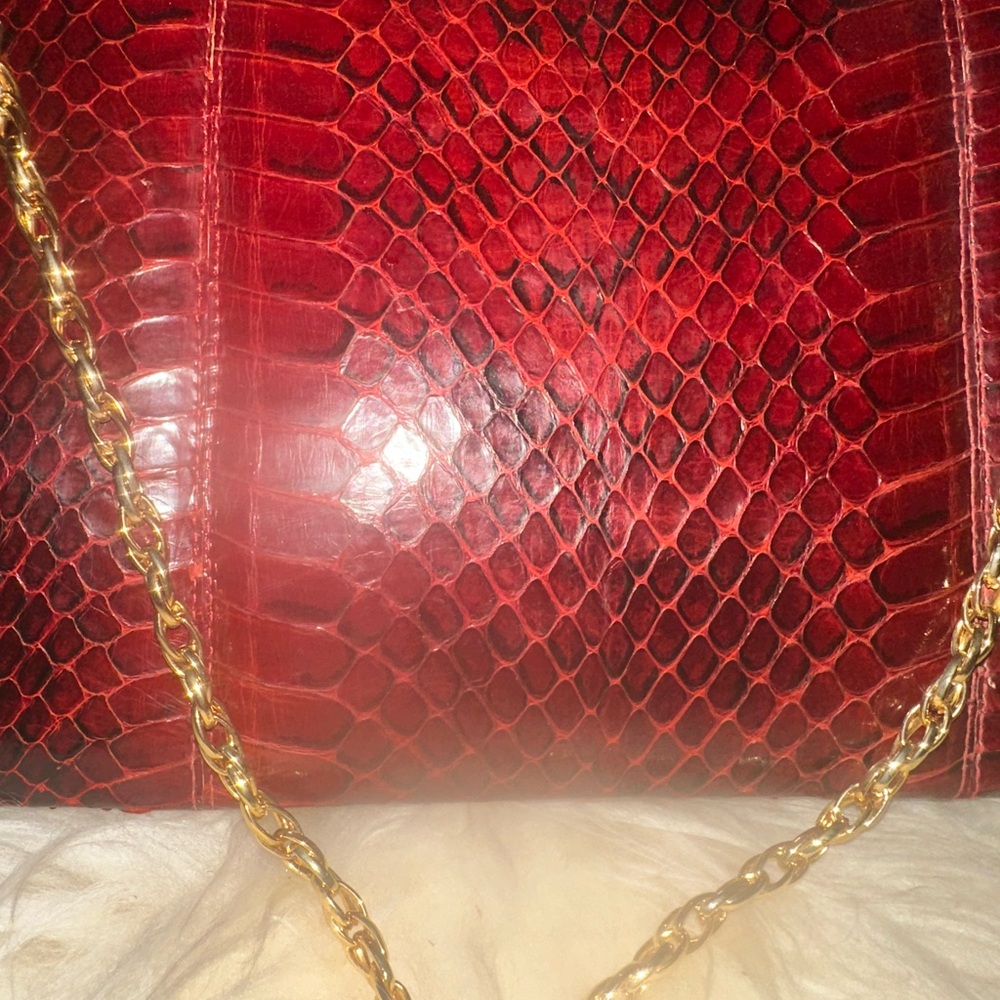 Elegant Red Snakeskin Clutch with Gold Chain - Picture 3 of 8